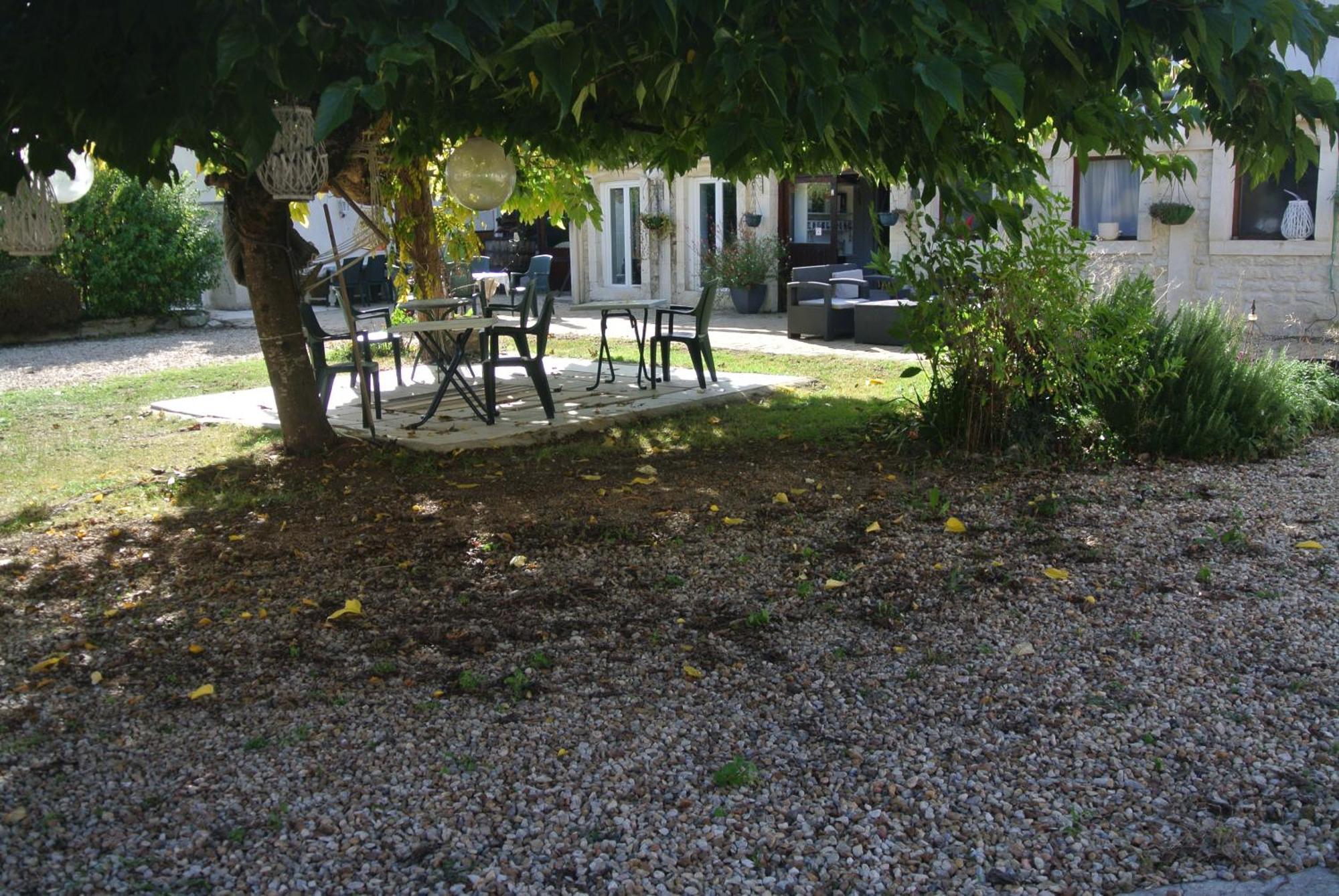 Hotel Karina Jarnac Εξωτερικό φωτογραφία